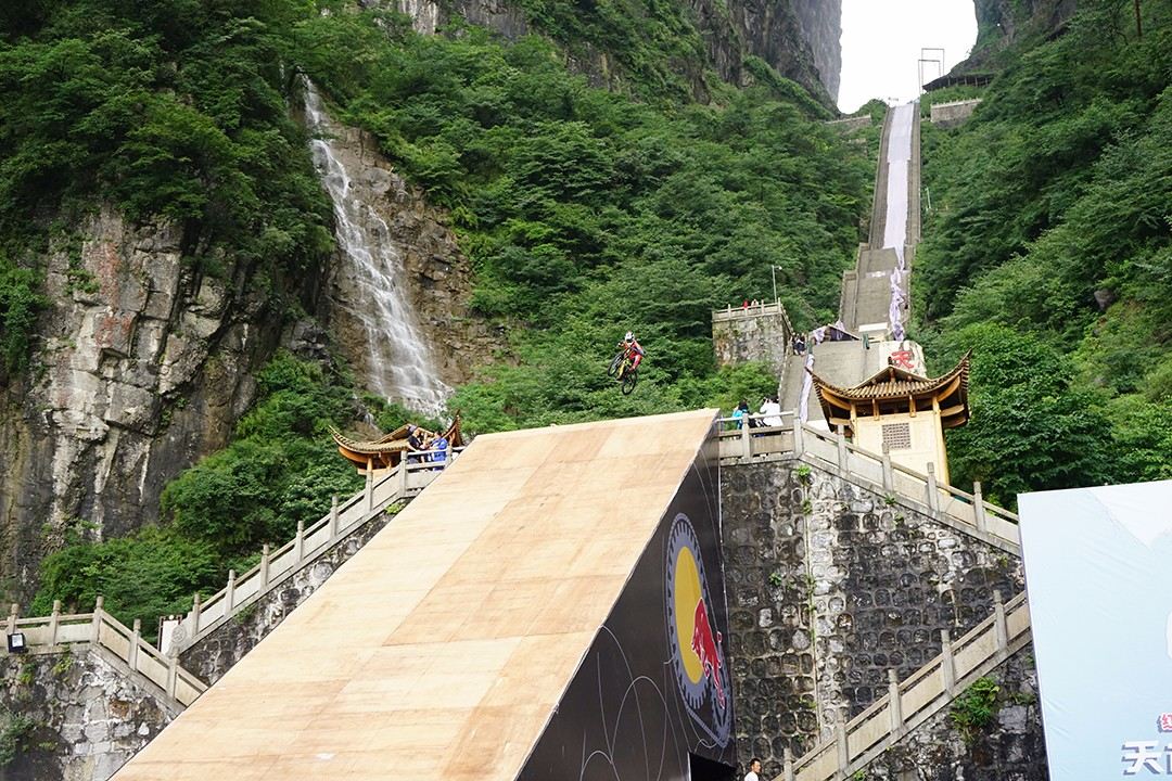 14745270949902477C5D.jpg DSC00161.jpg