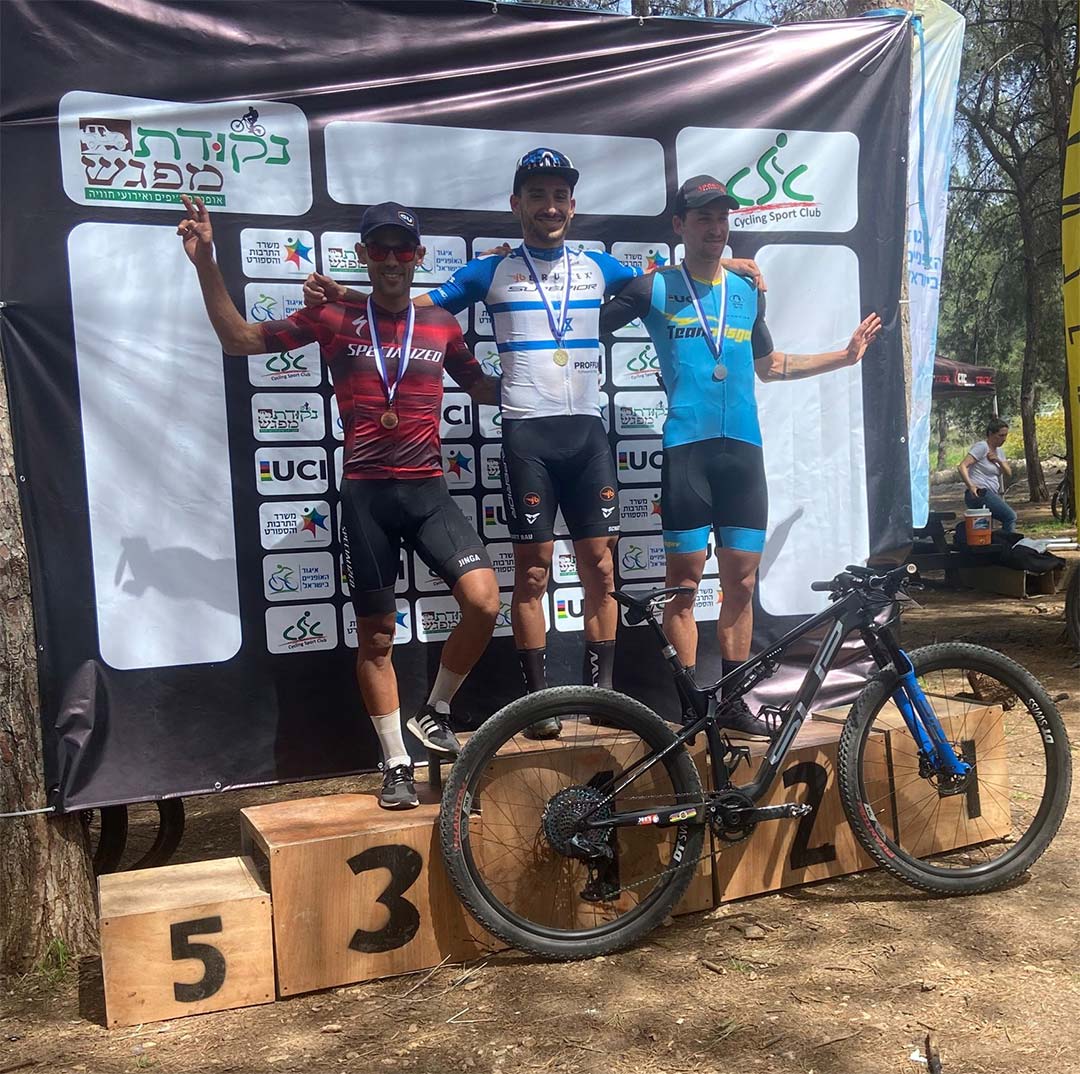 Tomer Salzmann wins the Rosh Haayin XCO in Israel